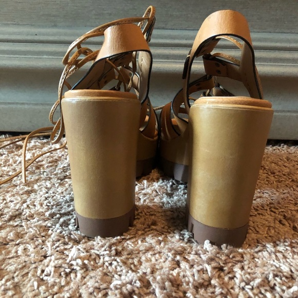 💕3/$15 Platform sandal - Picture 4 of 4